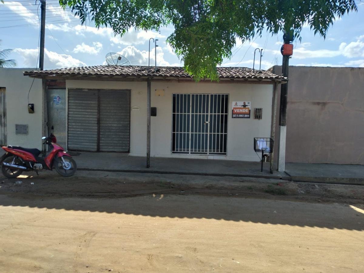 Casa para Venda em Arapiraca, Batingas, 4 dormitórios, 2 banheiros — foto 1