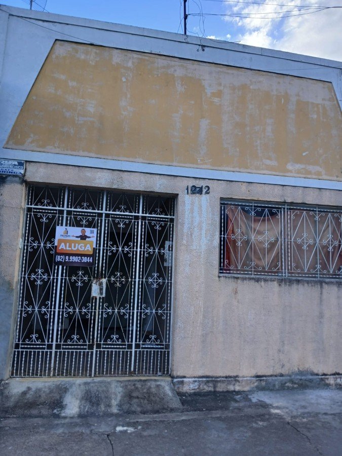 Comercial para Locação em Arapiraca, Centro, 3 dormitórios, 1 suíte, 1 banheiro — foto 1